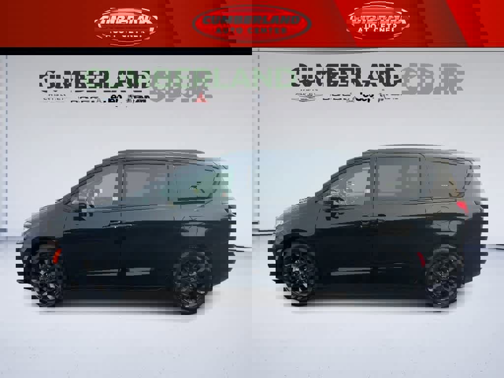 New 2026 Chrysler Pacifica Limited w/ S Appearance Package image 5