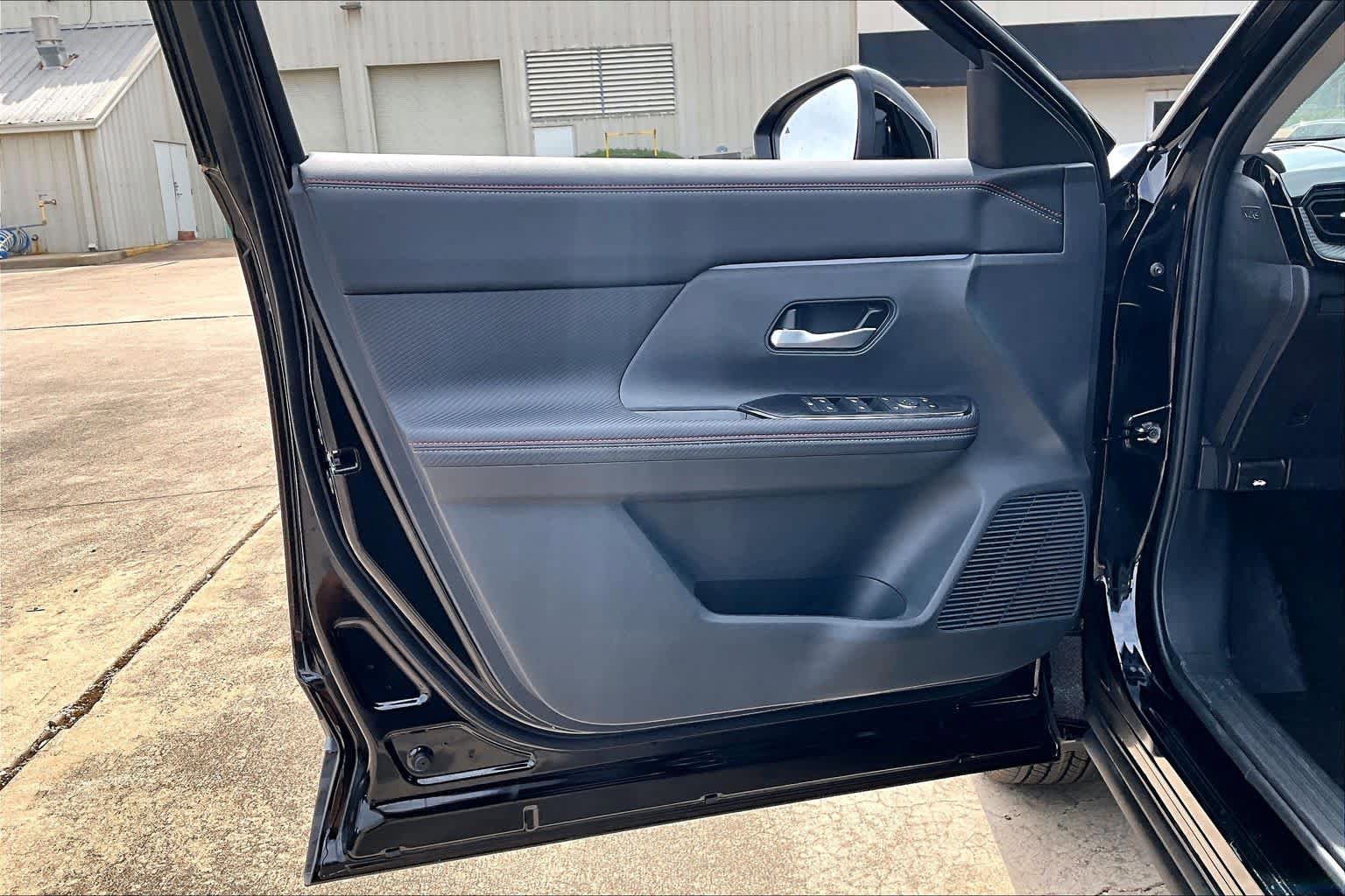 New 2026 Nissan Kicks SR FWD image 16