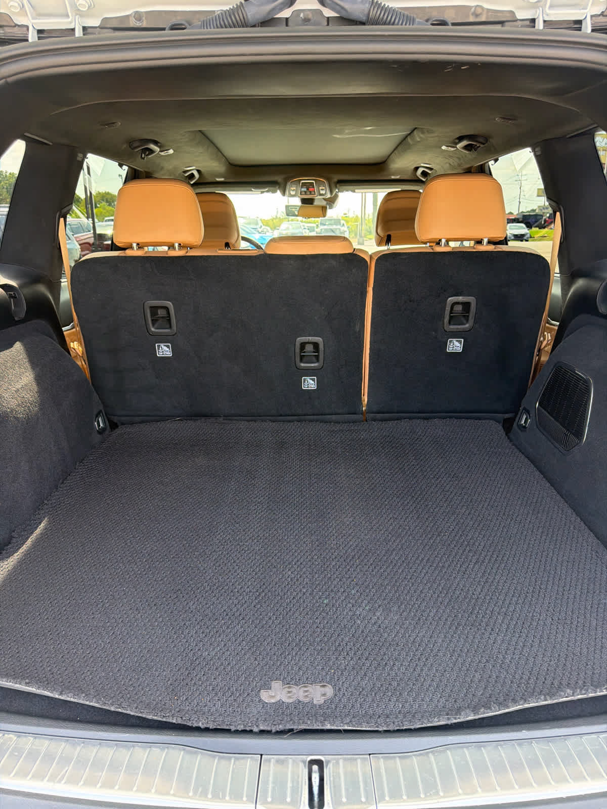 Used 2025 Jeep Grand Cherokee Summit AWD/4WD image 7
