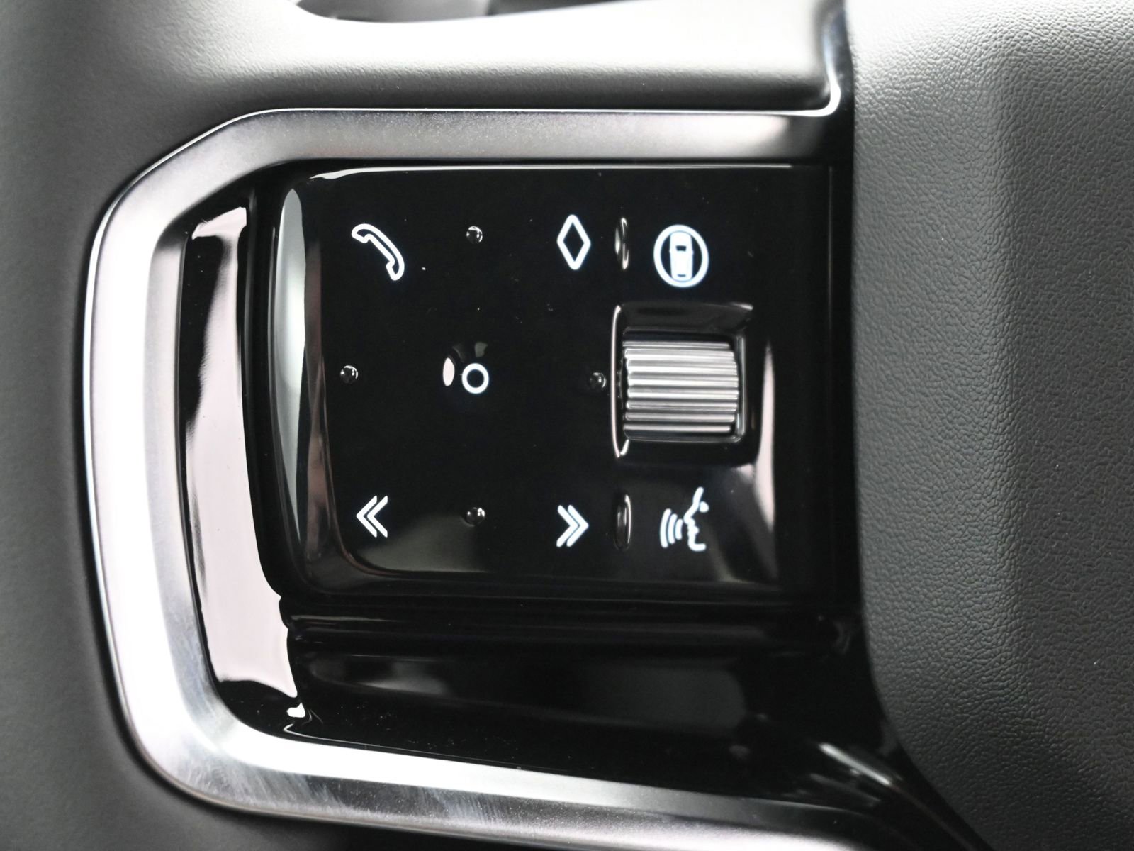 New 2025 Land Rover Discovery Sport Dynamic SE image 18