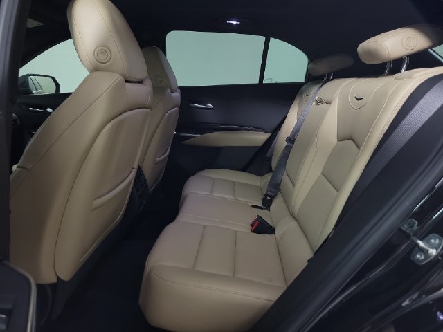 Used 2024 Cadillac XT4 Luxury w/ Cold Weather Package FWD image 13