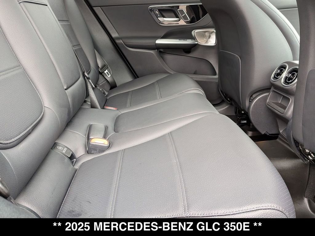 Used 2025 Mercedes-Benz GLC 350e 4MATIC image 25
