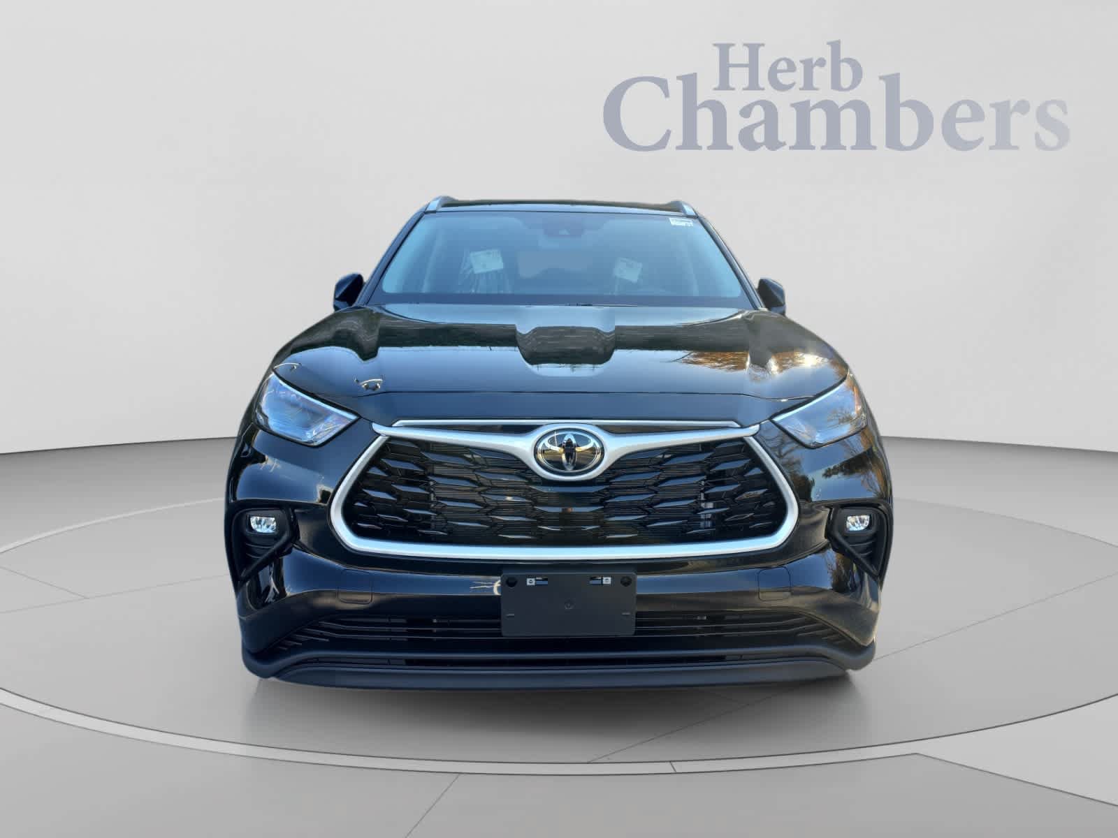 New 2026 Toyota Highlander XLE AWD/4WD image 2