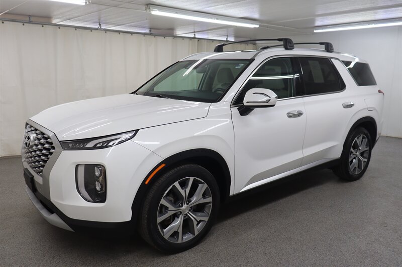 Used 2022 Hyundai Palisade SEL w/ Premium Package FWD image 3