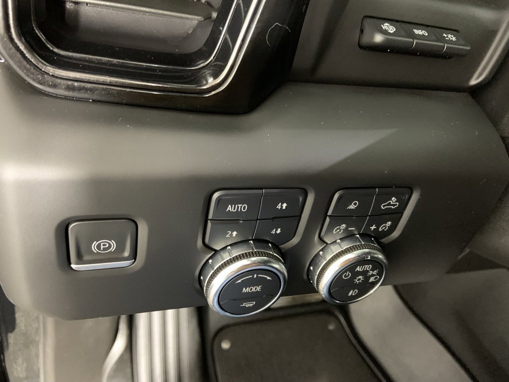 Used 2024 GMC Sierra 2500 AT4 w/ AT4 Premium Plus Package image 10