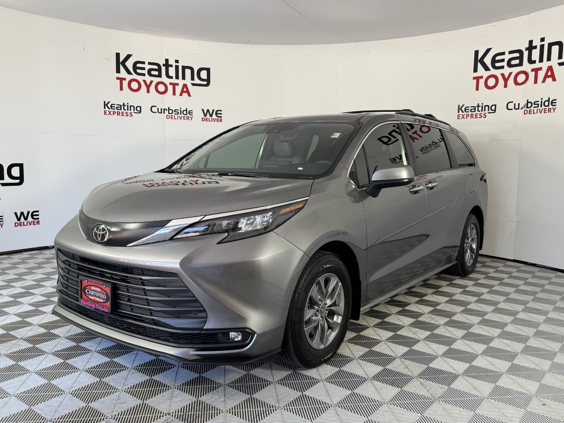 Certified 2026 Toyota Sienna XLE FWD image 10