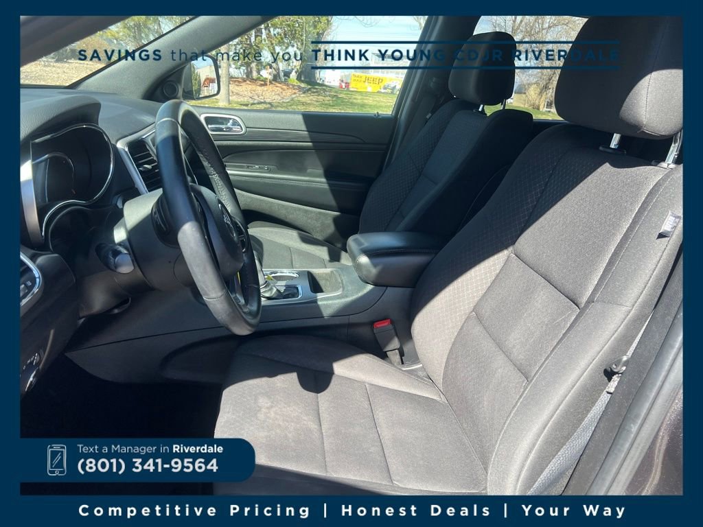 Used 2019 Jeep Grand Cherokee Laredo image 9