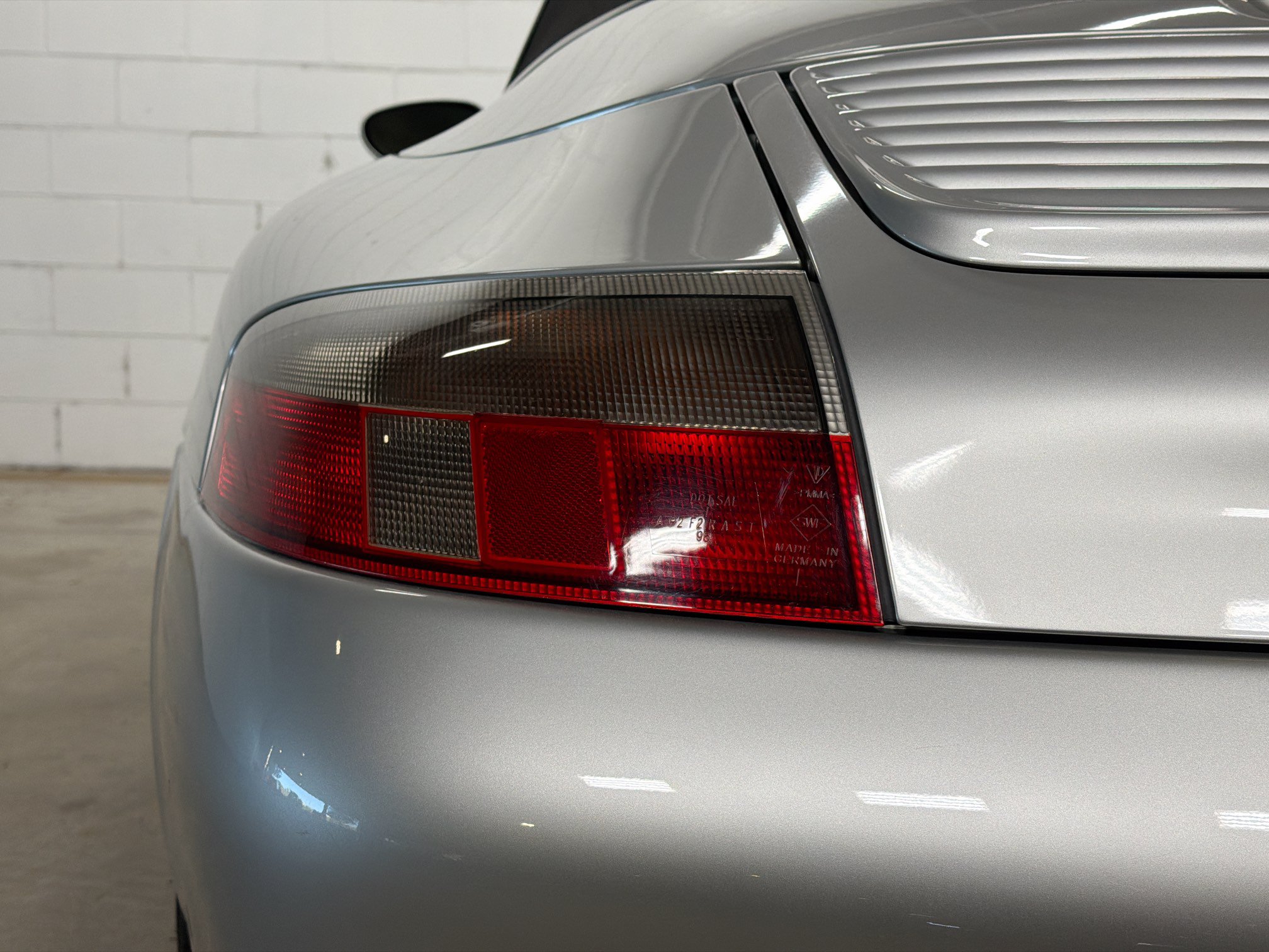 Used 2001 Porsche 911 Carrera RWD image 11