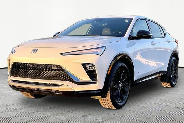 Used 2025 Buick Envista Sport Touring image 3