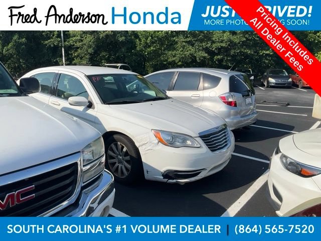Used 2014 Chrysler 200 Touring FWD image 1