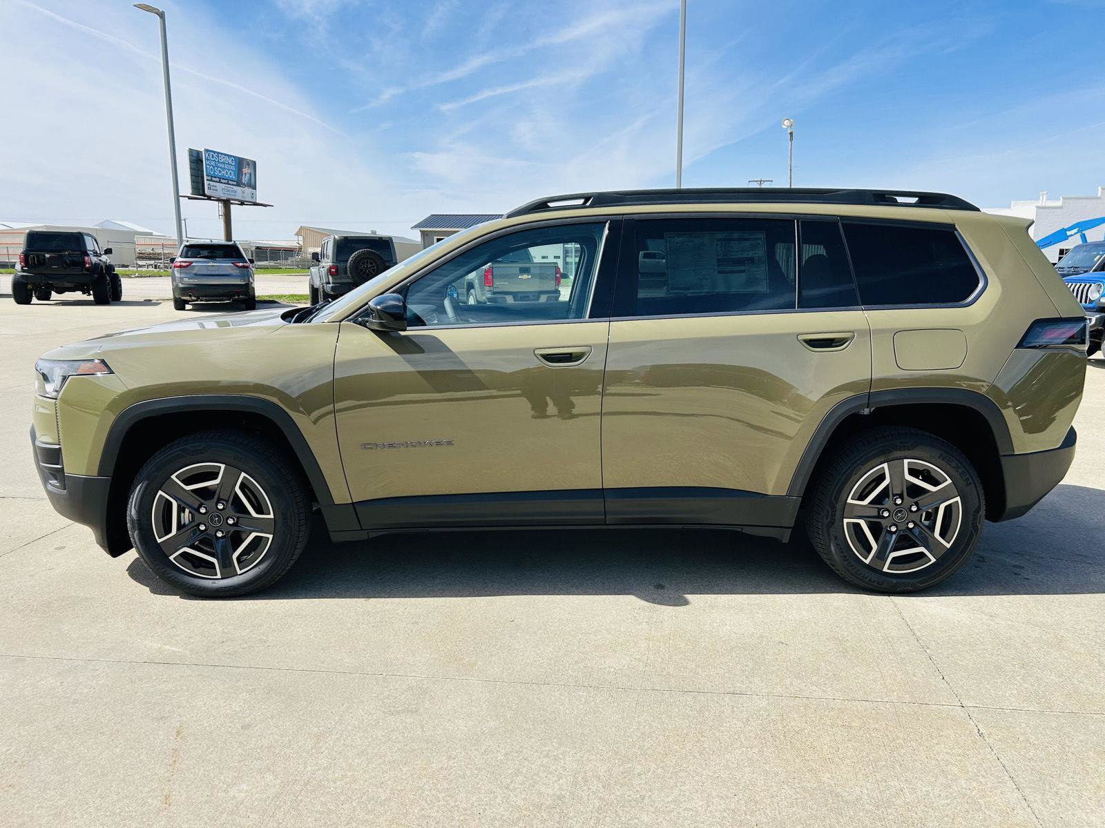 New 2026 Jeep Cherokee Laredo AWD/4WD image 33