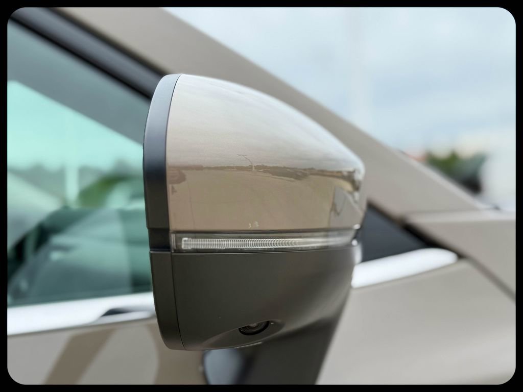 Used 2024 Nissan Pathfinder Platinum w/ Cargo Package image 9