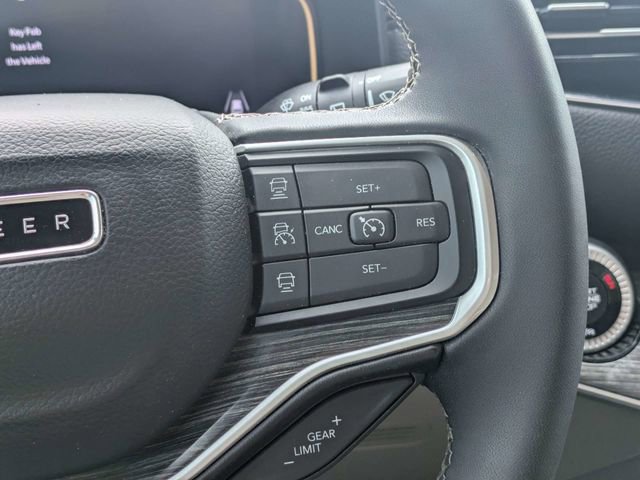 Used 2022 Jeep Wagoneer Series II RWD image 28
