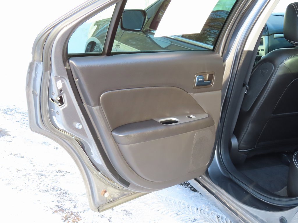 Used 2010 Ford Fusion SEL image 24