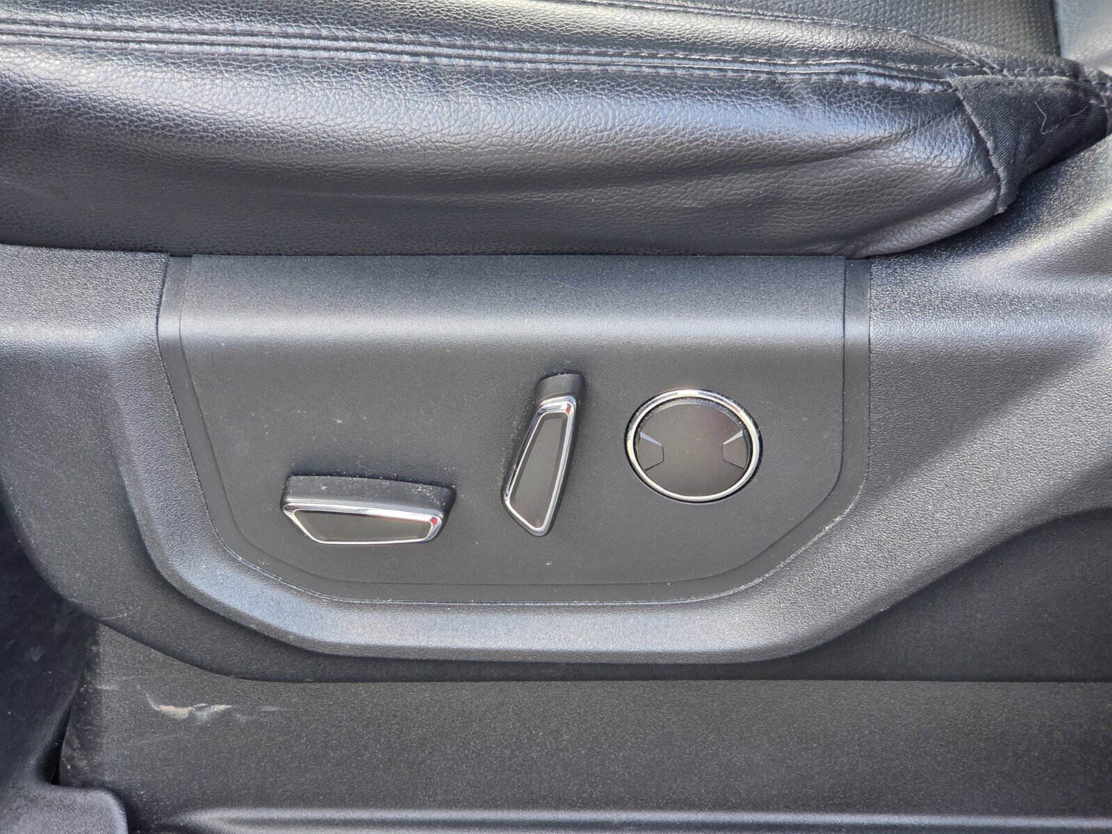 Used 2021 Ford Expedition Limited image 17