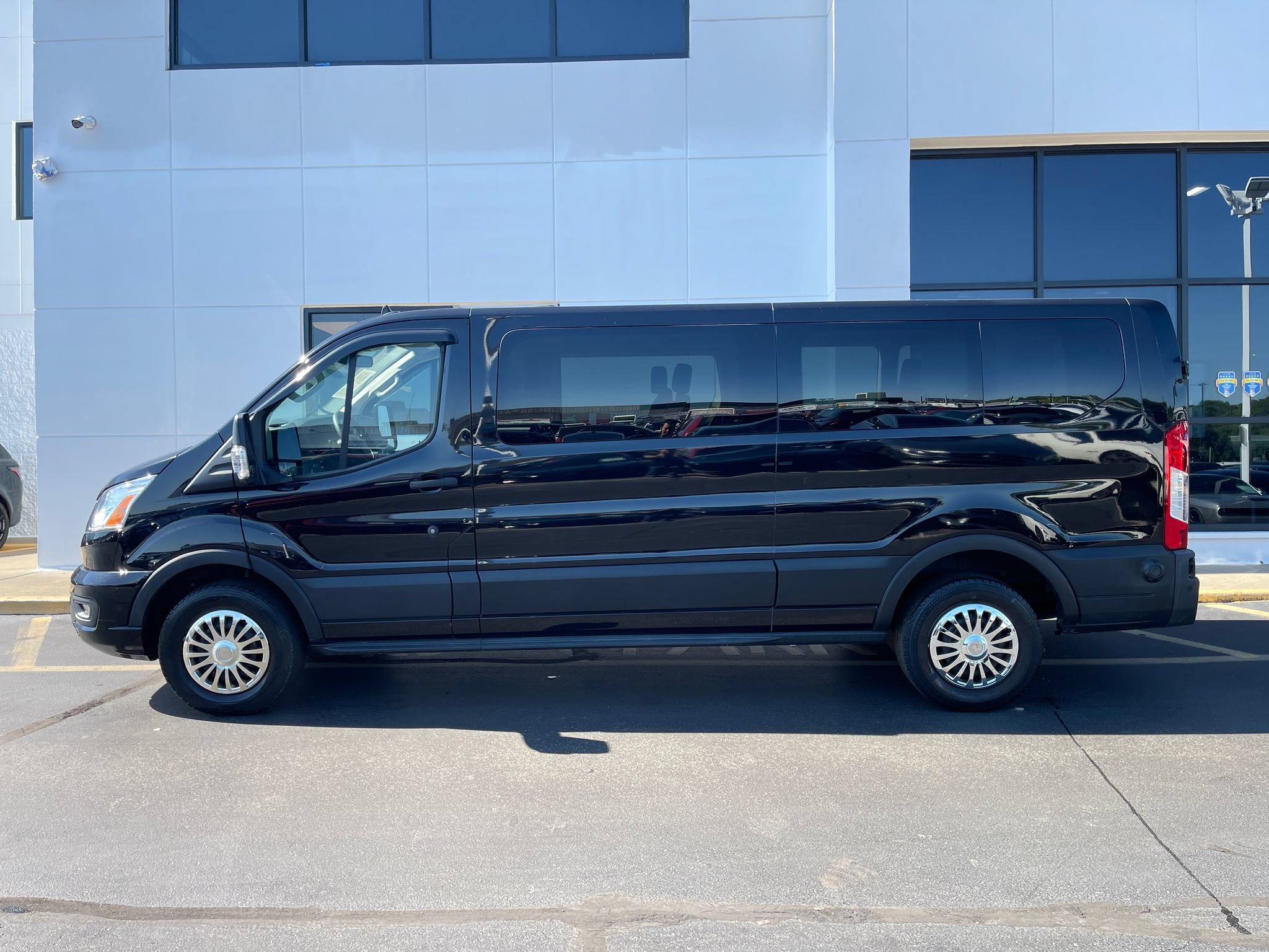 Used 2020 Ford Transit 350 XLT RWD image 6
