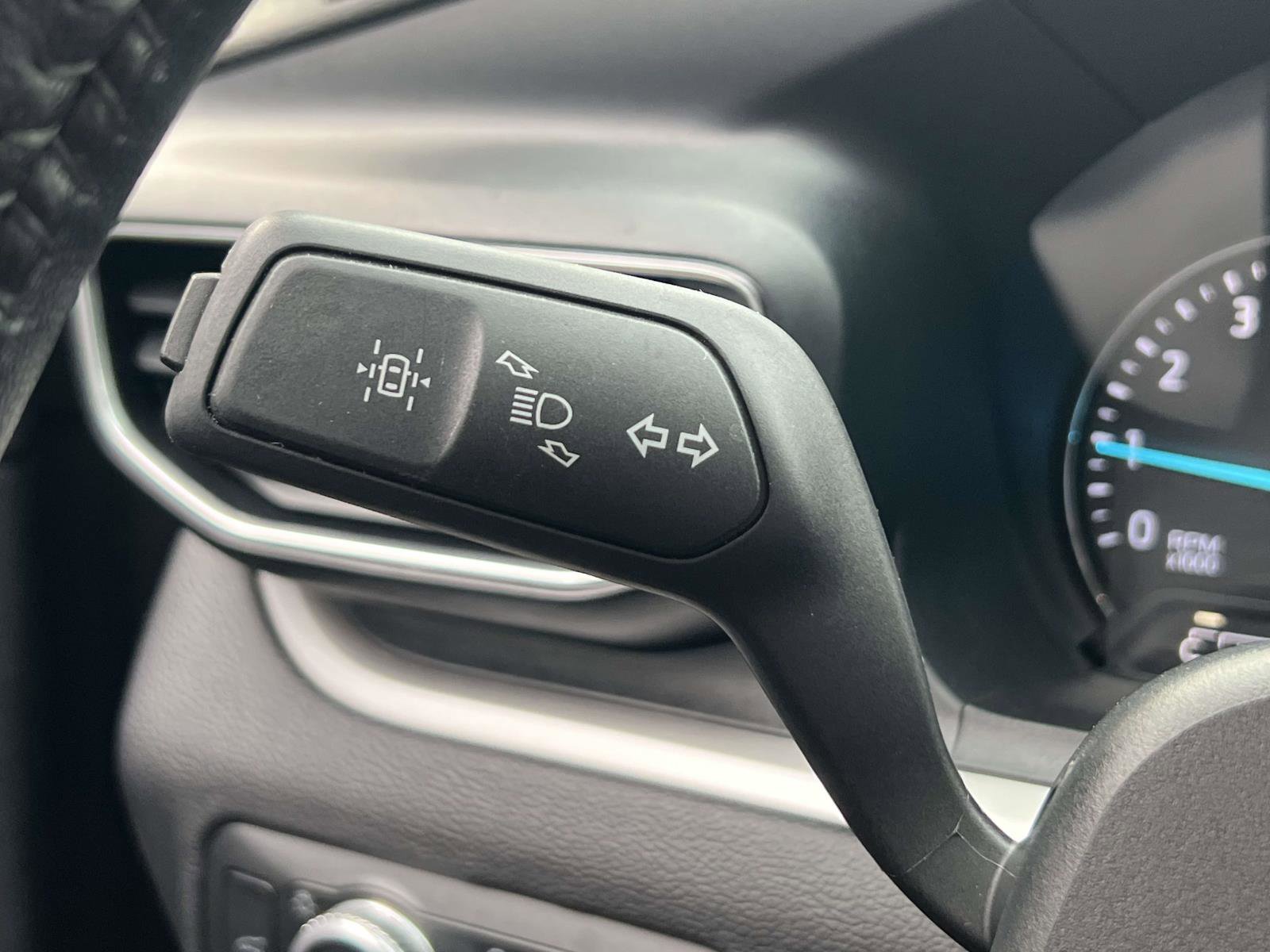 Used 2022 Ford Explorer XLT w/ Equipment Group 202A image 24