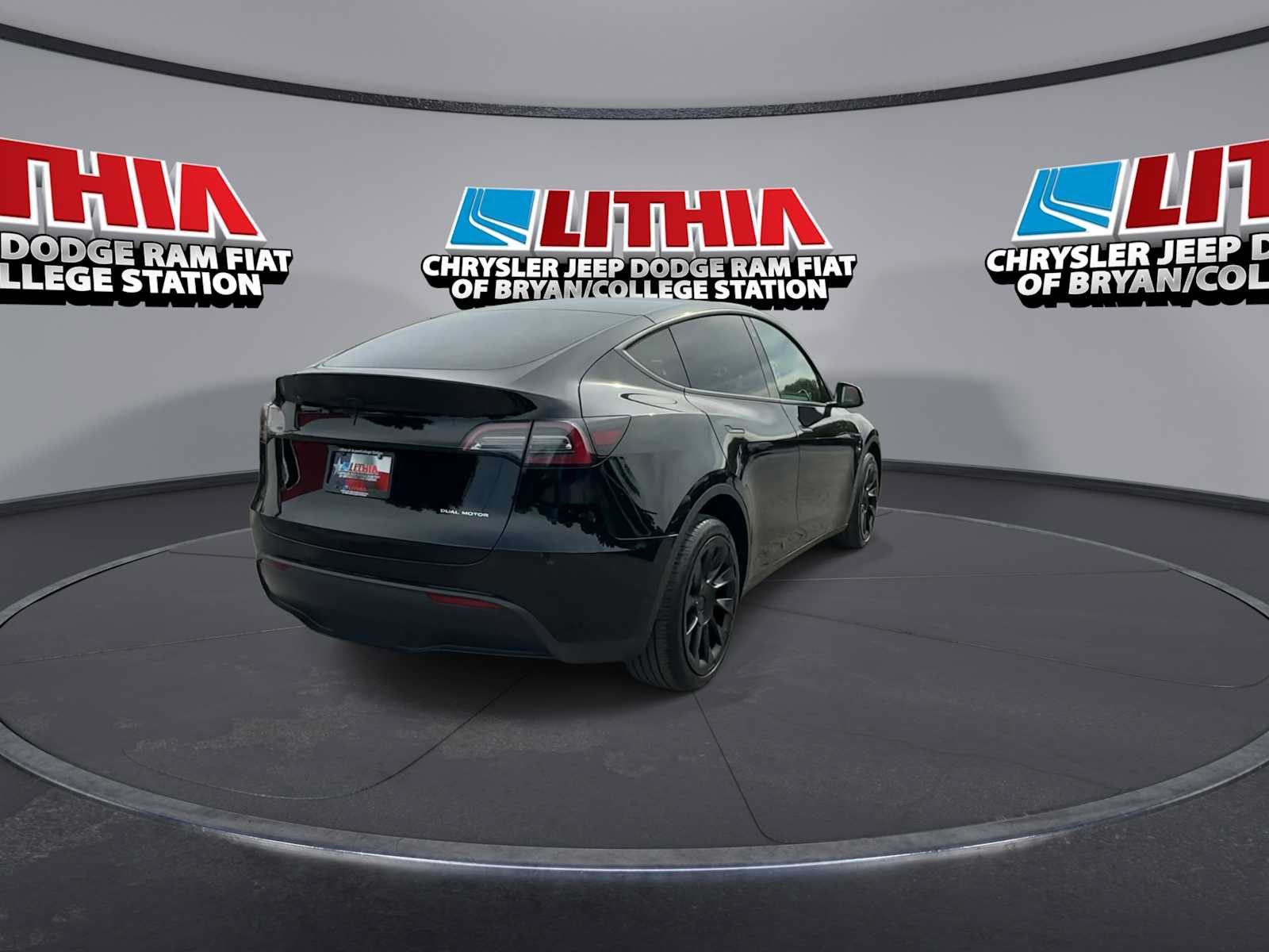 Used 2023 Tesla Model Y Long Range AWD/4WD image 7