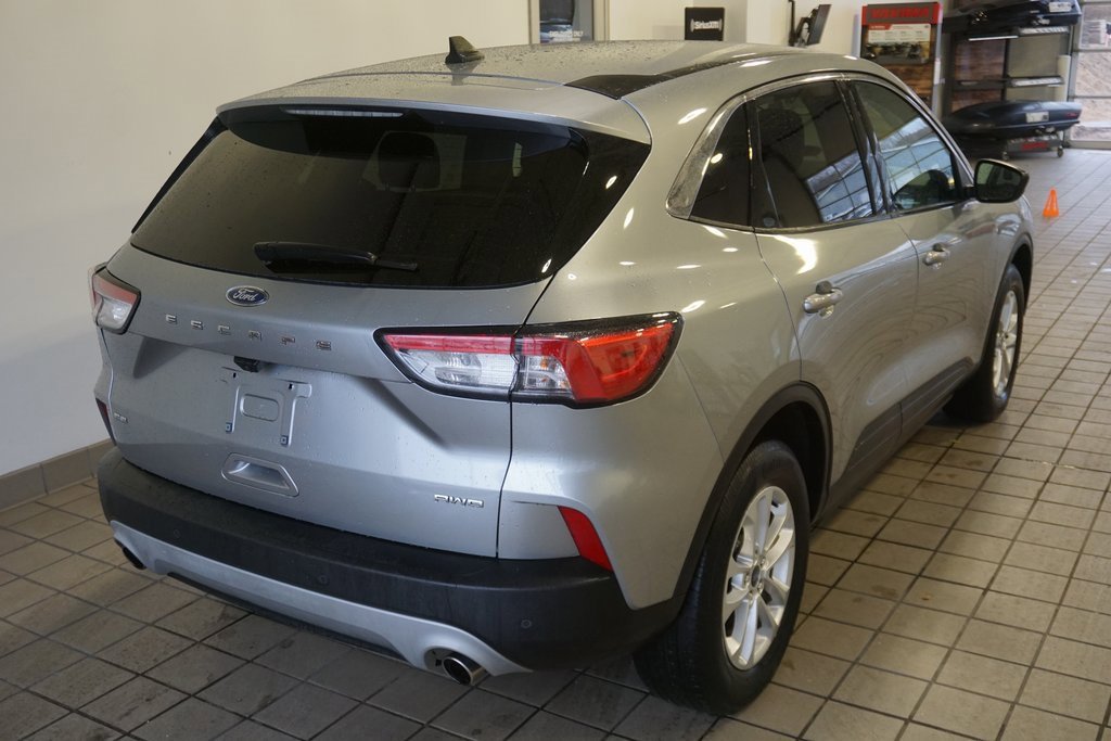 Used 2022 Ford Escape SE w/ Cold Weather Package image 16