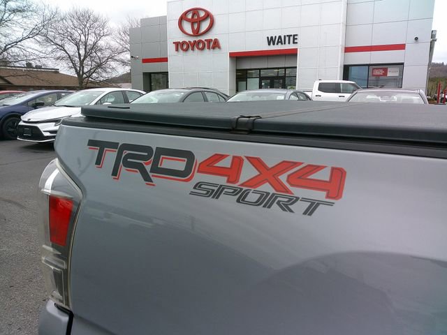 Used 2021 Toyota Tacoma TRD Sport w/ TRD Premium Sport Package image 11