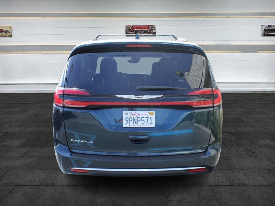 Used 2022 Chrysler Pacifica Touring-L image 6
