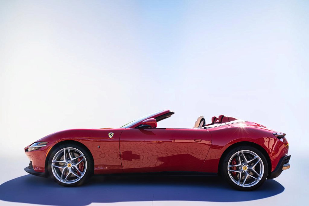 Certified 2025 Ferrari Roma Spider RWD image 9