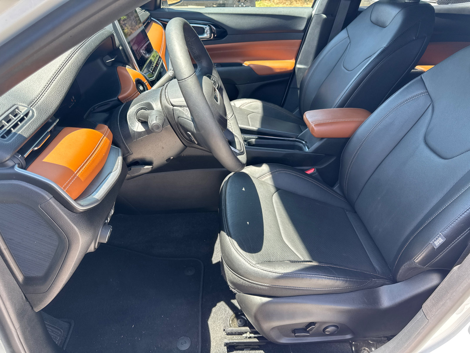 Used 2024 Jeep Compass Limited w/ Elite Group AWD/4WD image 9