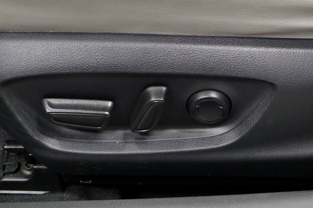 Used 2024 Toyota Camry SE image 24