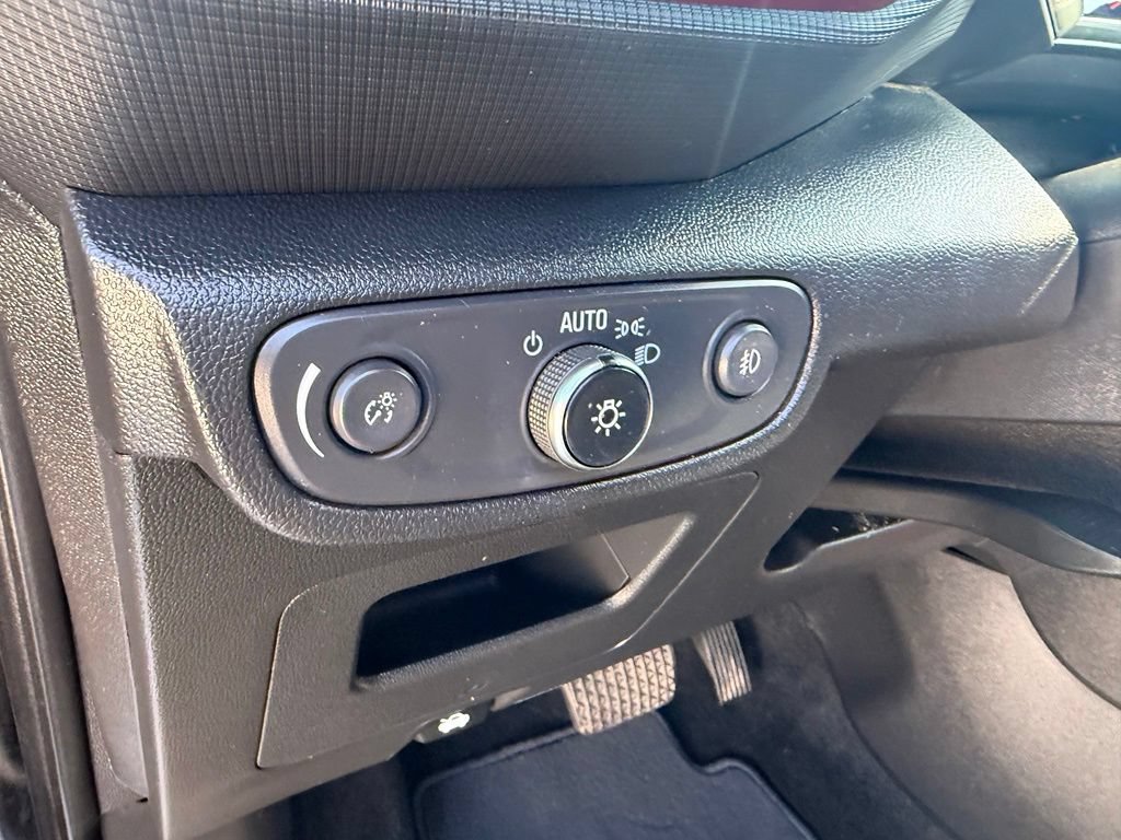Used 2022 Chevrolet TrailBlazer RS FWD image 13
