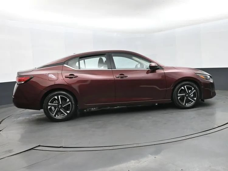 Used 2025 Nissan Sentra SV FWD image 4