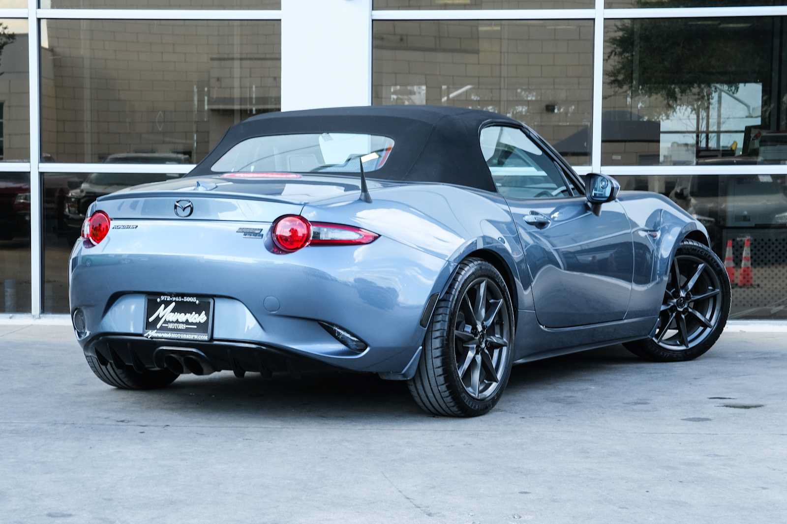 Used 2016 MAZDA MX-5 Miata Grand Touring RWD image 10