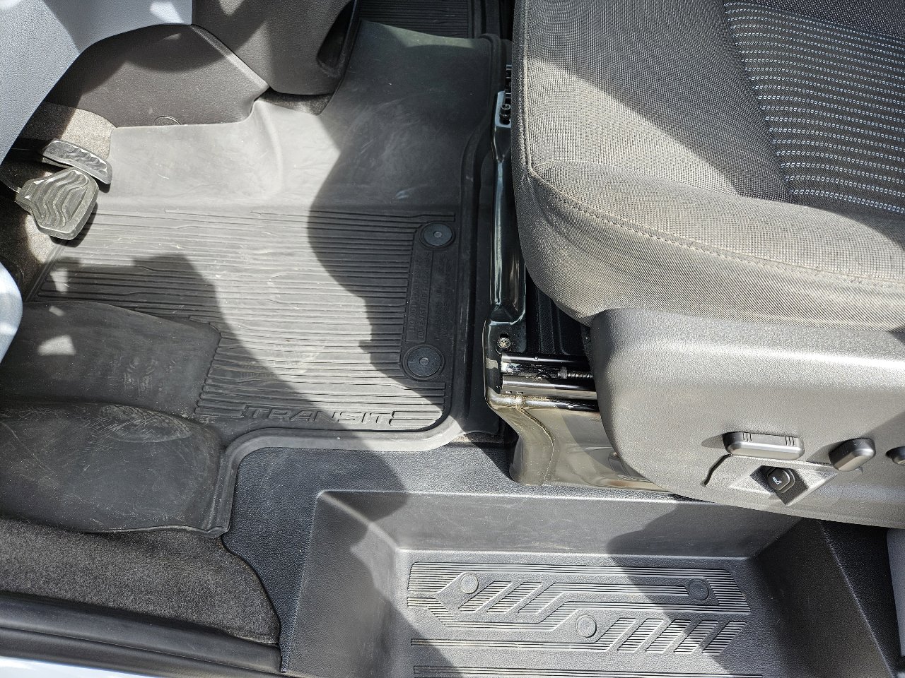 Used 2019 Ford Transit 150 XLT image 15