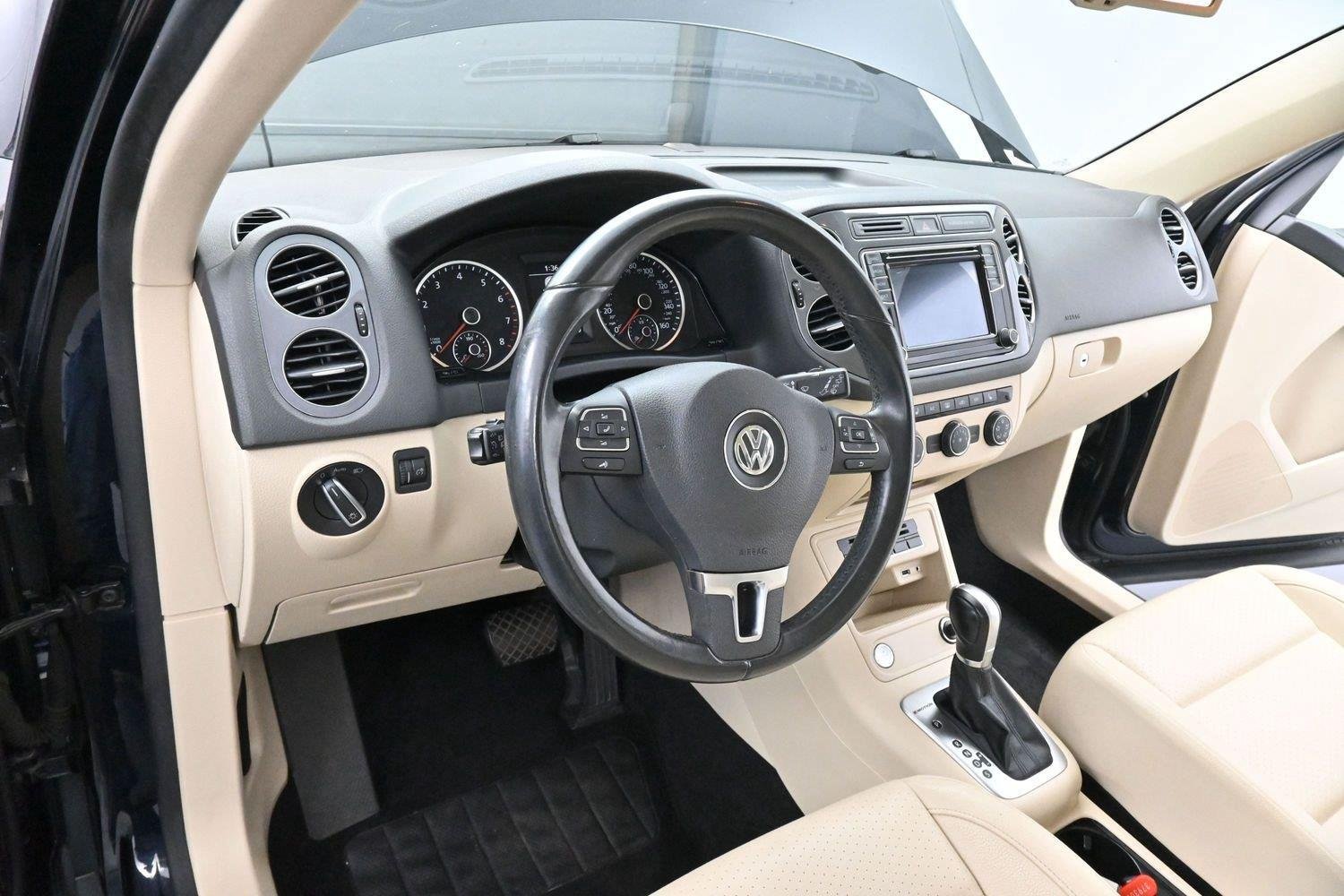 Used 2017 Volkswagen Tiguan Wolfsburg Edition AWD/4WD image 16