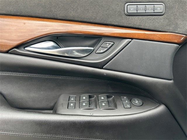 Used 2020 Cadillac Escalade Luxury image 19
