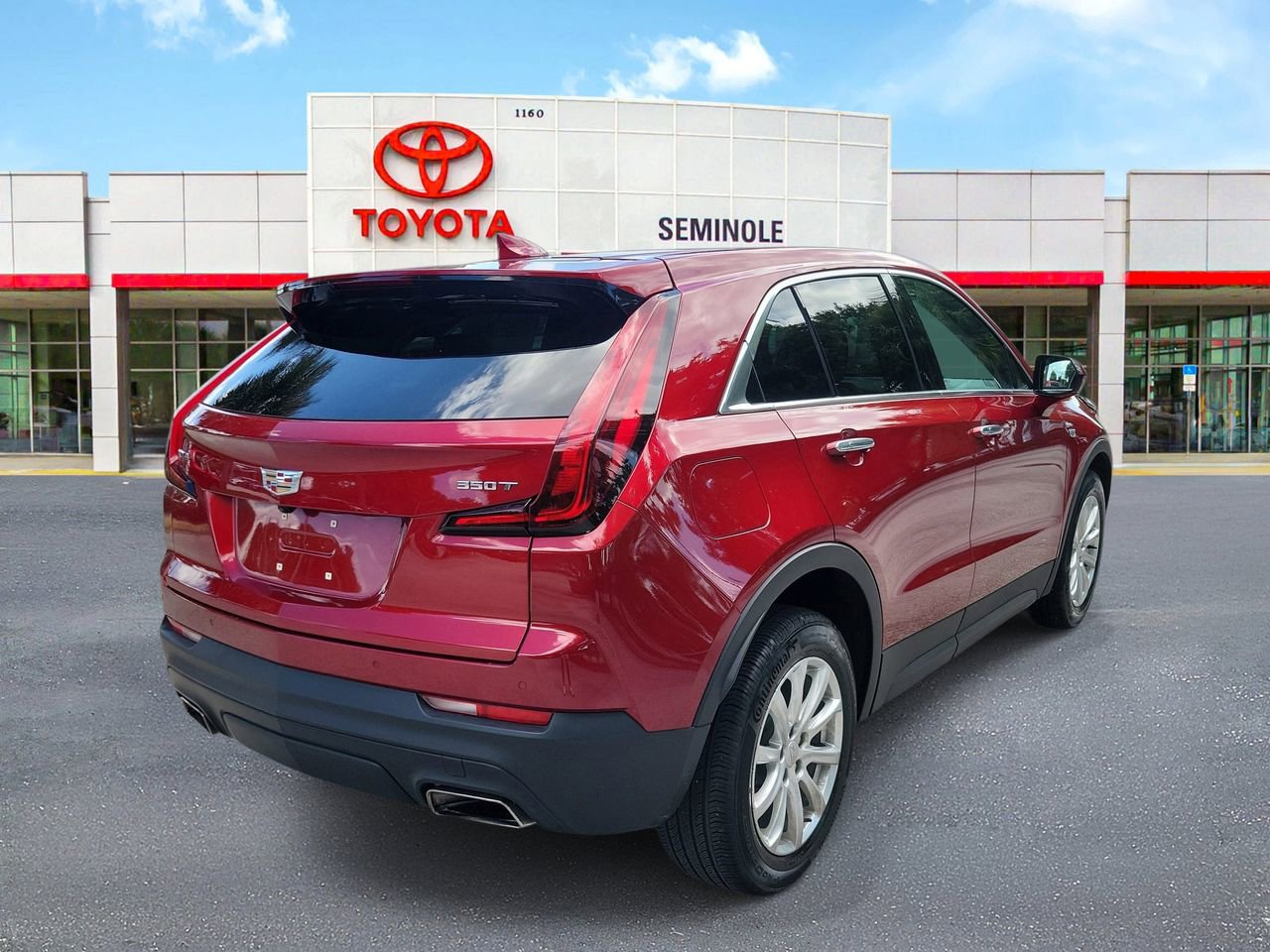 Used 2023 Cadillac XT4 Luxury FWD image 3