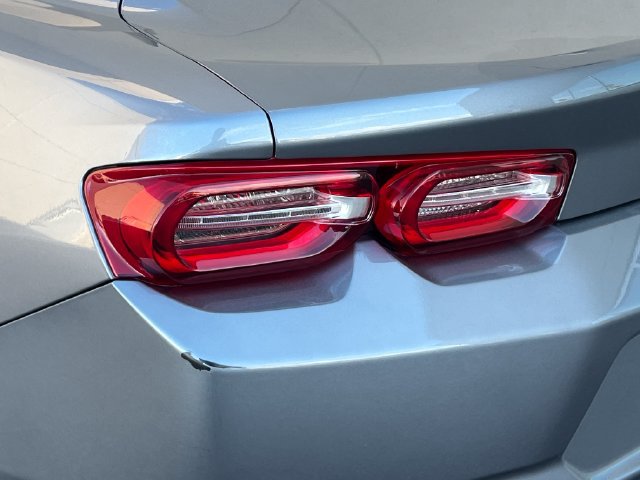 Used 2021 Chevrolet Camaro LT RWD image 15
