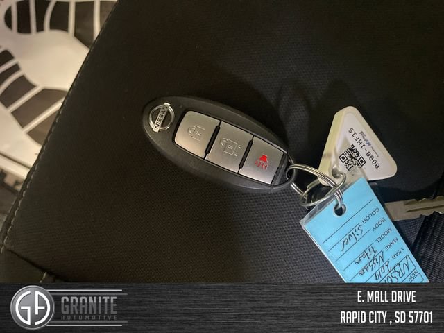 Used 2019 Nissan Titan SV w/ SV Convenience Package AWD/4WD image 12