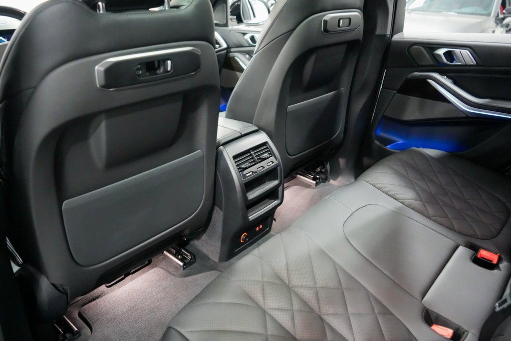 Used 2024 BMW X5 xDrive40i w/ M Sport Package image 18