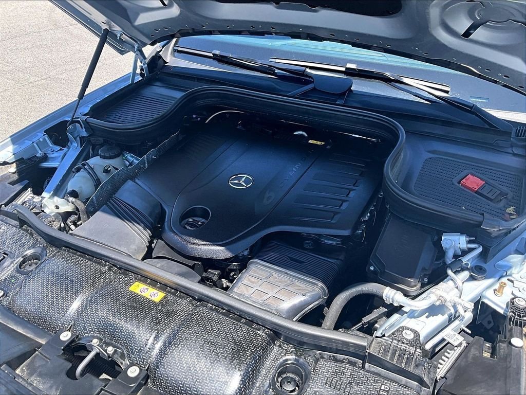 Used 2025 Mercedes-Benz GLS 450 4MATIC image 36