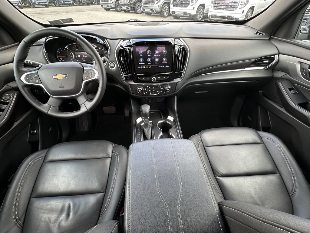 Used 2023 Chevrolet Traverse LT w/ LT Premium Package AWD/4WD image 29