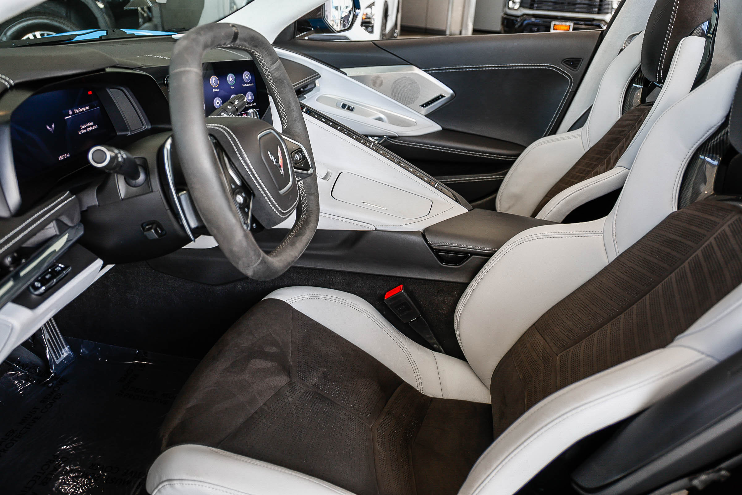 Used 2020 Chevrolet Corvette Stingray Premium Conv w/ 3LT Preferred Equipment Group RWD image 2