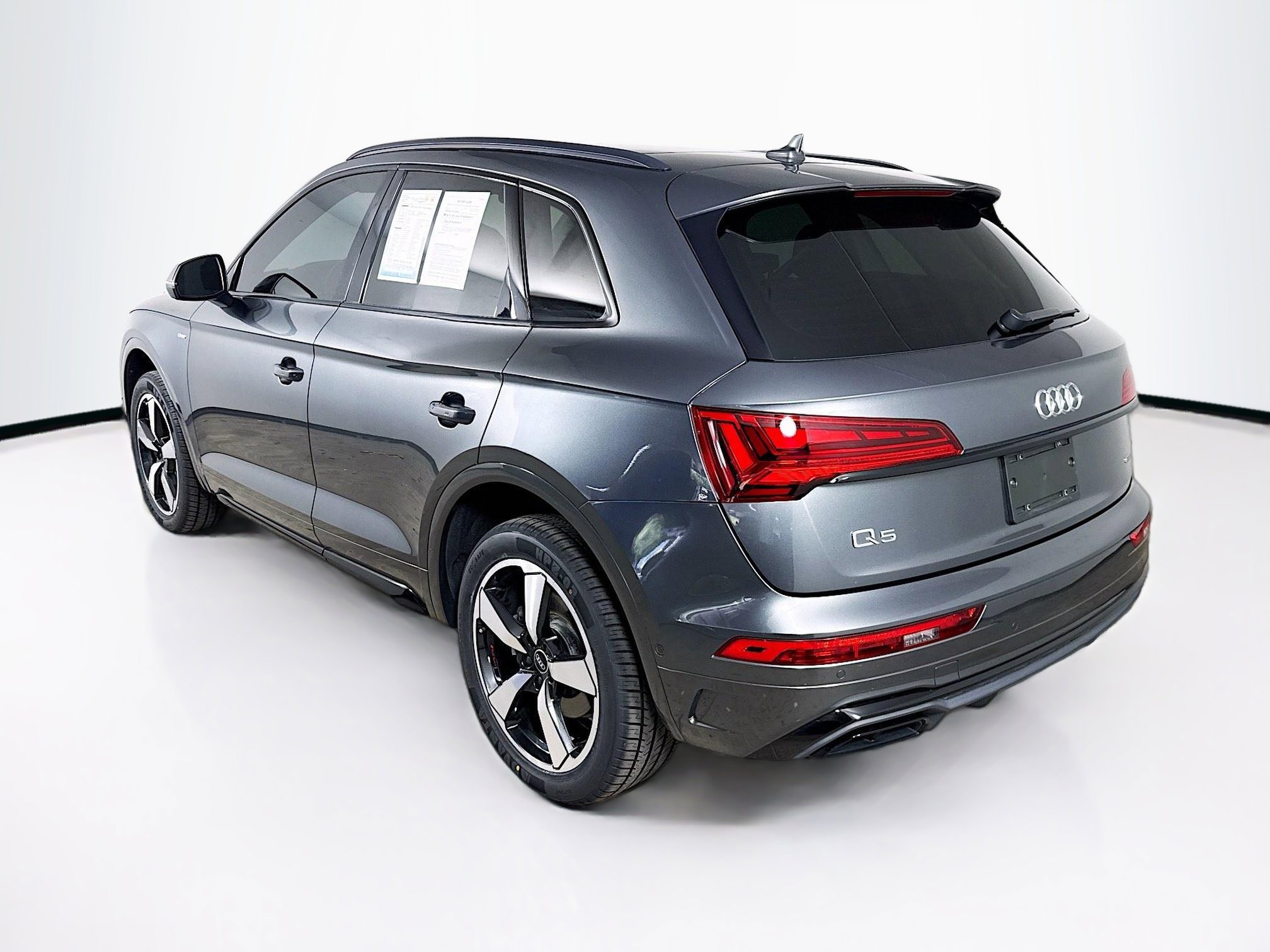 Used 2022 Audi Q5 2.0T Prestige w/ Prestige Package image 32