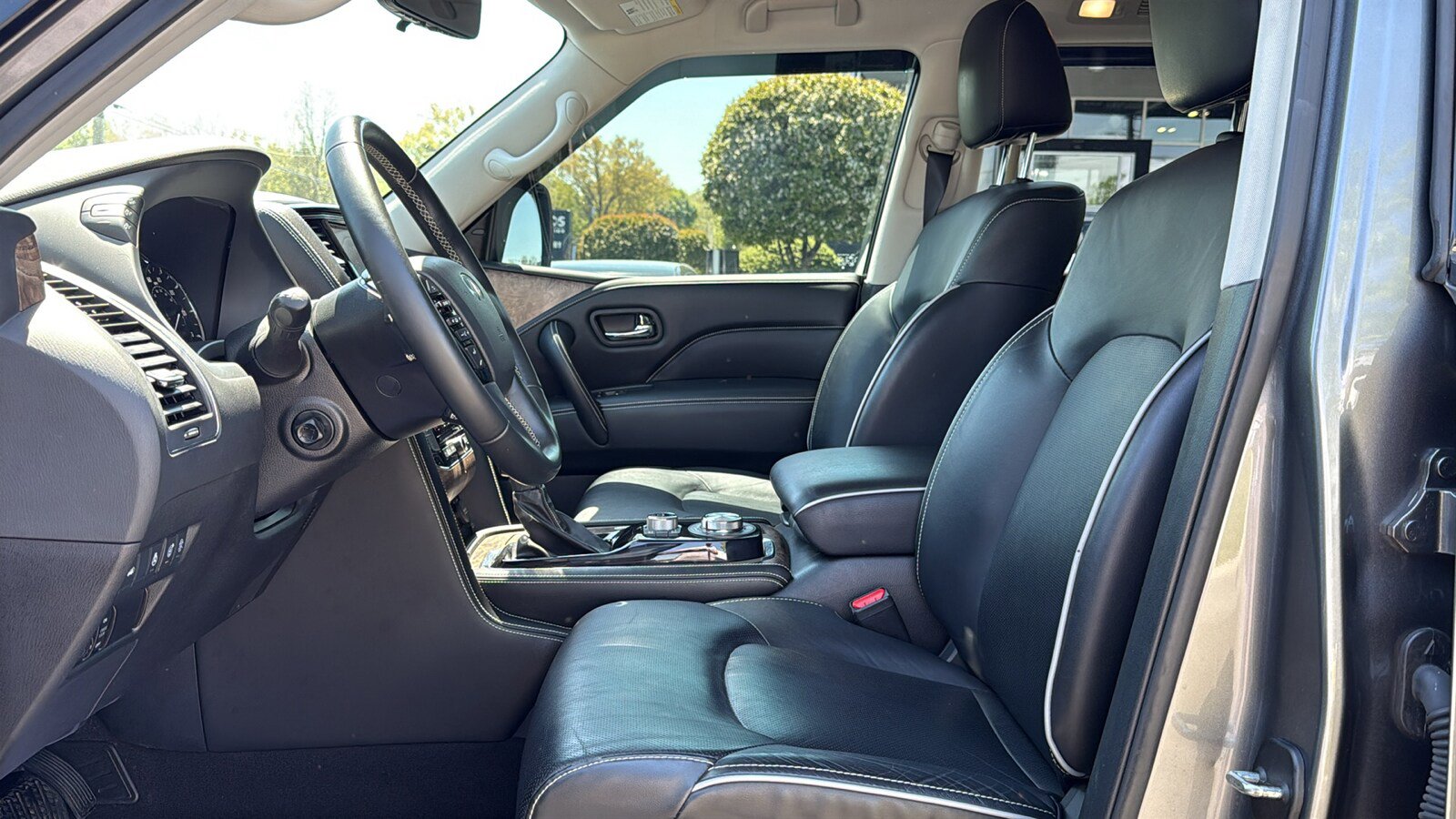 Used 2021 INFINITI QX80 Premium Select w/ All-Season Package AWD/4WD image 12
