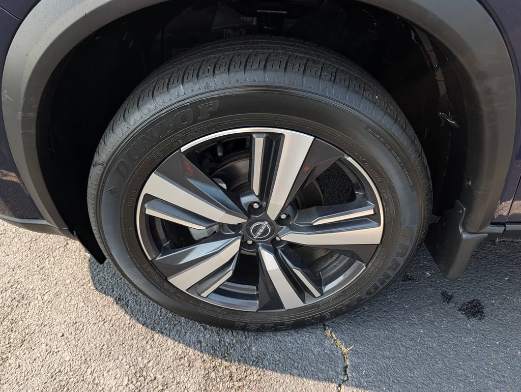 Used 2024 Nissan Rogue SL AWD/4WD image 28