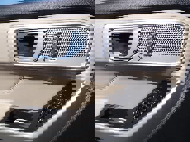 Used 2023 Ford Explorer XLT w/ Equipment Group 202A image 16