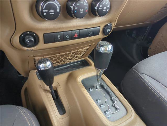 Used 2014 Jeep Wrangler Unlimited Sahara w/ Connectivity Group image 7