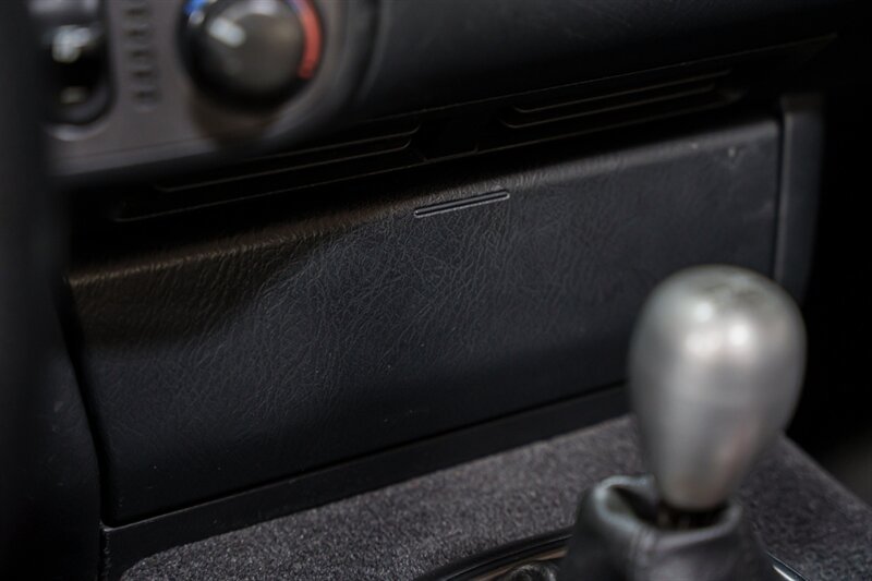 Used 2000 Honda S2000 image 16