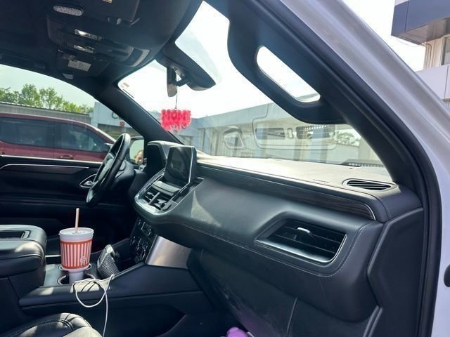 Used 2021 Chevrolet Tahoe LT w/ Luxury Package AWD/4WD image 29