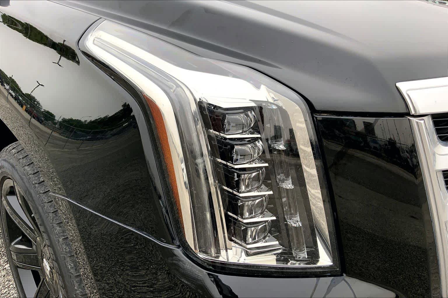 Used 2016 Cadillac Escalade ESV Luxury AWD/4WD image 27