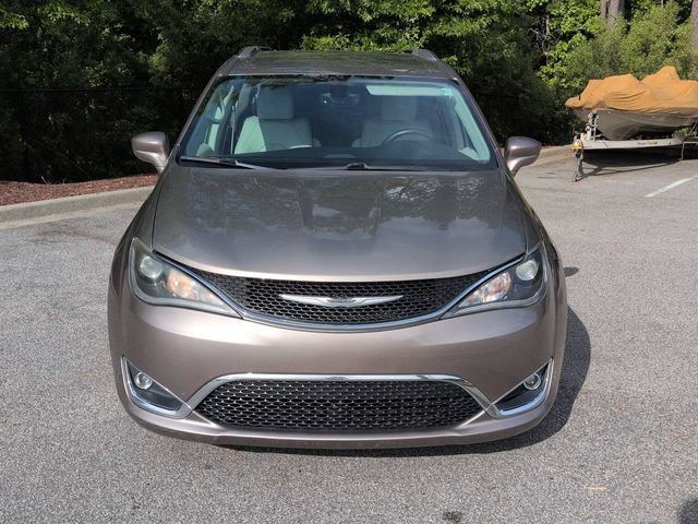Used 2017 Chrysler Pacifica Touring-L Plus w/ Tire & Wheel Group FWD image 9